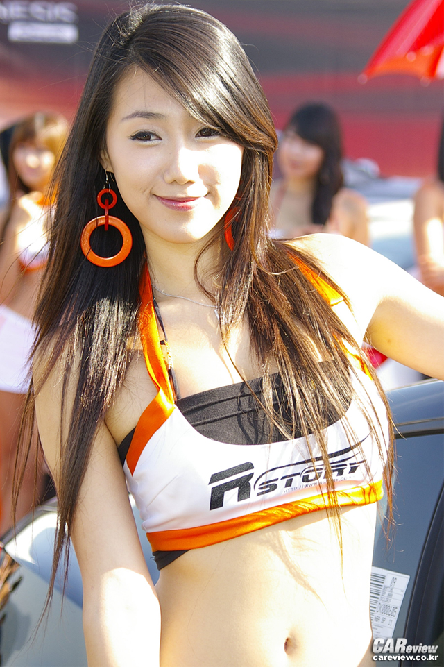 레이싱 모델 이성화