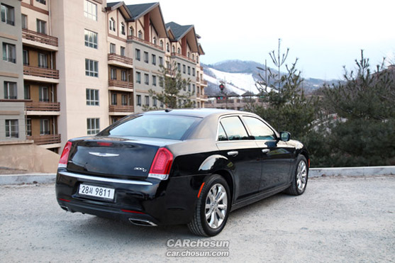 ▲ 크라이슬러, 300C AWD / 성열휘 기자