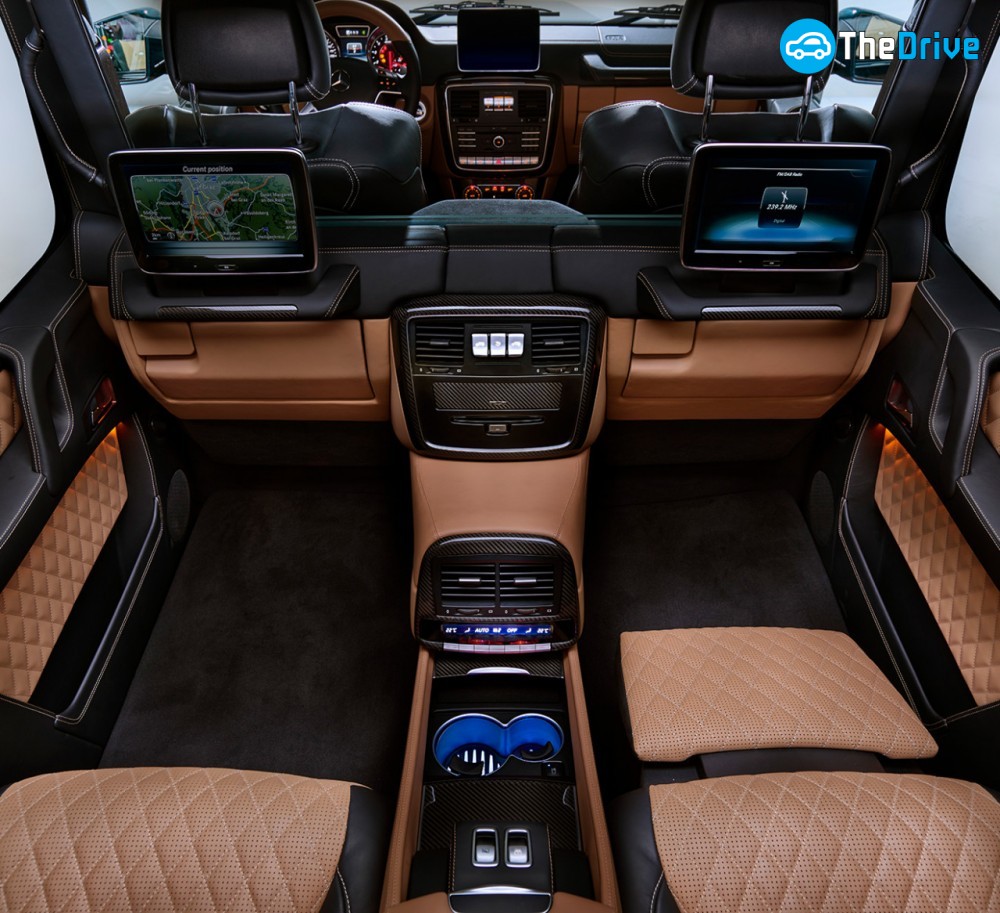 메르세데스 마이바흐 G-클래스 650 랜덜렛(Mercedes-Maybach G-Class 650 Landaulet) 뒷좌석