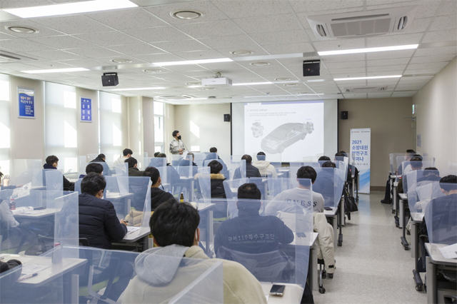 한국토요타, 소방청과 '2021 소방공무원 안전 구조 세미나' 실시 / 한국토요타자동차 제공