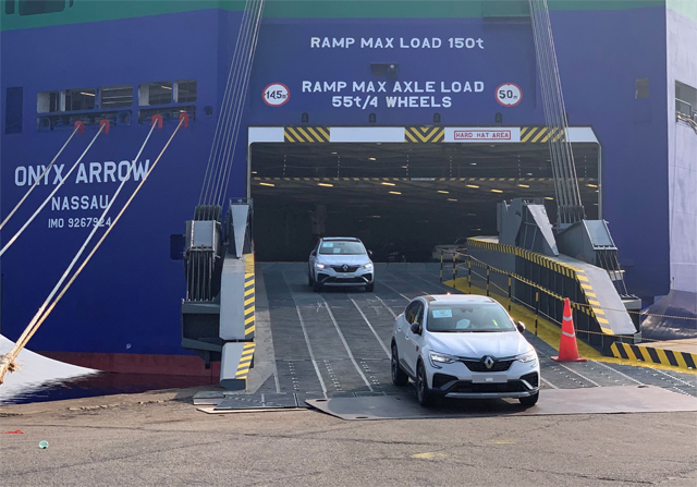 2021년 5월 초 프랑스 Le havre항에서 양하 작업 중인 XM3 / 르노코리아자동차 제공