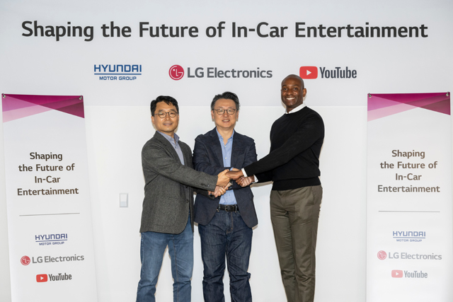 (왼쪽부터) 현대차∙기아 권해영 상무, LG전자 은석현 부사장, 유튜브 토니 아치봉 매니징 디렉터 / 현대차그룹 제공