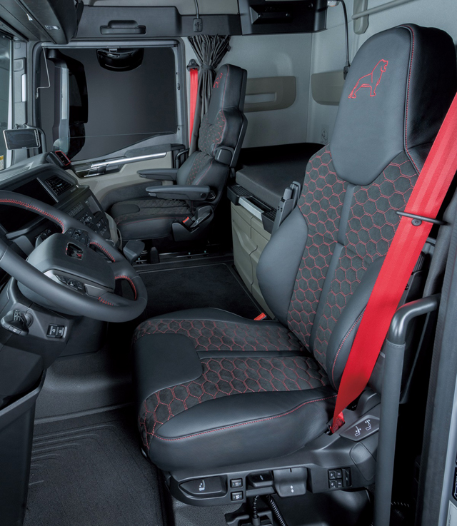 만트럭, 인디비주얼 라이온 S 스페셜 에디션 / 만트럭버스코리아 제공