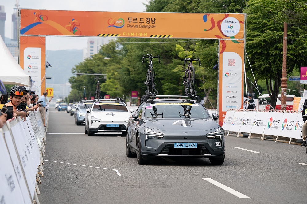 폴스타, '투르 드 경남 2025' 성료… 553km 친환경 레이스 완주 / 폴스타코리아 제공