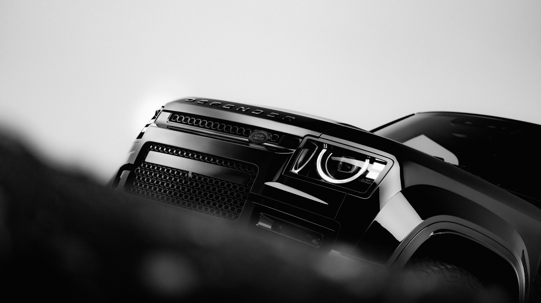 디펜더, 전설의 '로큰롤 스타' 오아시스와 월드 투어 공식 파트너십 체결 / JLR 코리아 제공