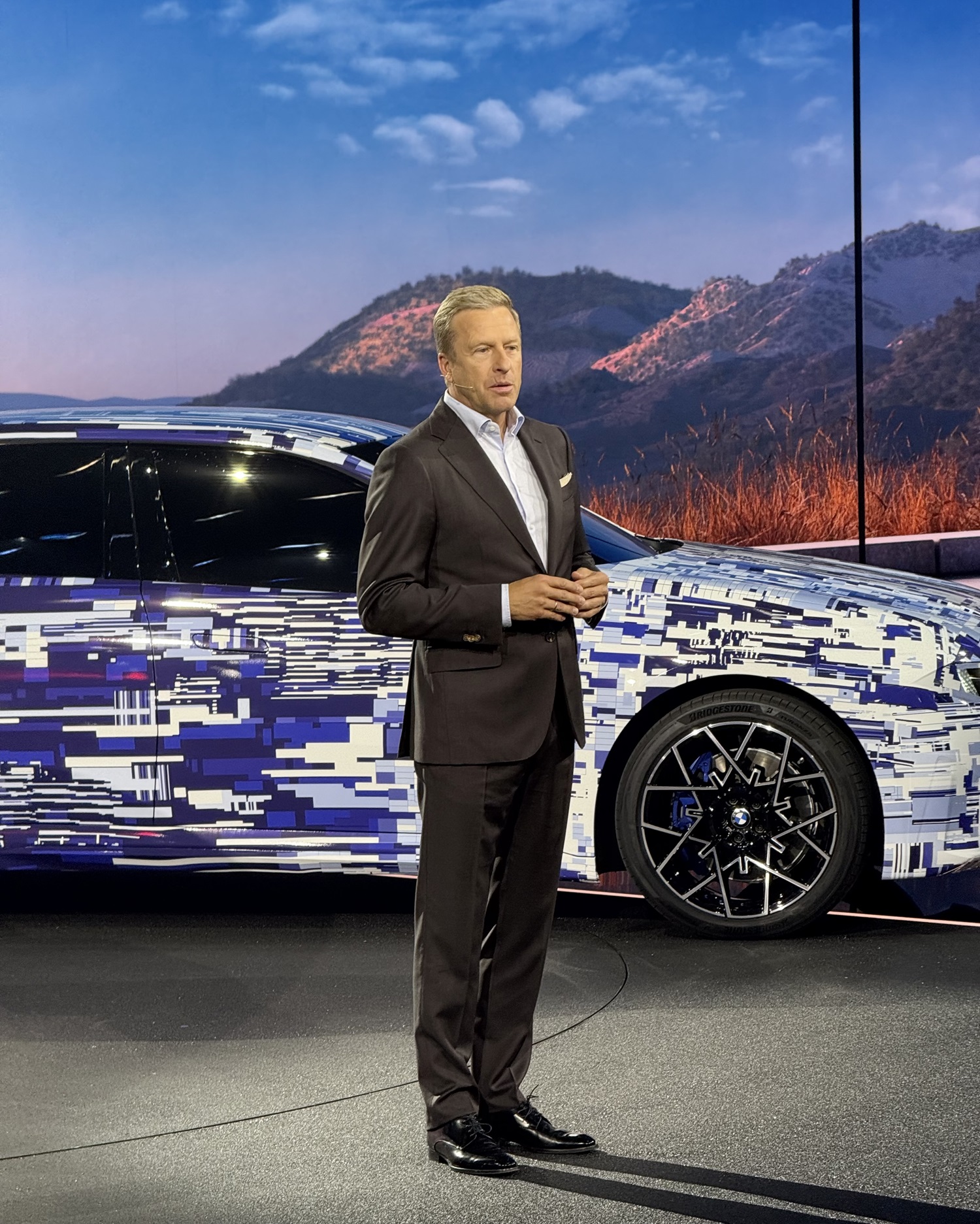 올리버 집세 BMW 그룹 회장과 뉴 i3 / 독일 뮌헨 = 성열휘 기자