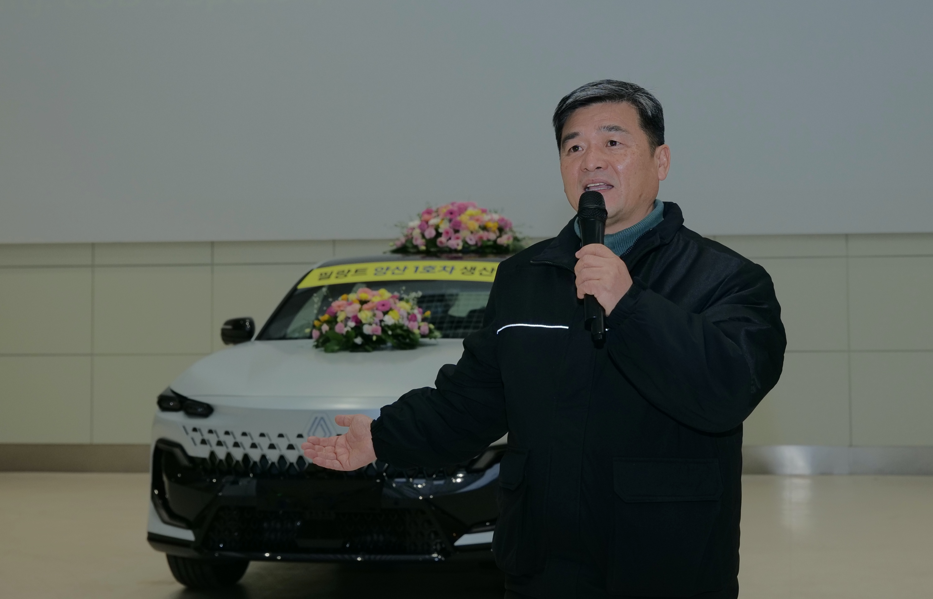 지난 21일 르노코리아 부산공장에서 개최한 르노 필랑트(FILANTE) 1호차 생산 기념 행사에서 김기석 제조본부장이 기념사를 하고 있다. / 르노코리아 제공