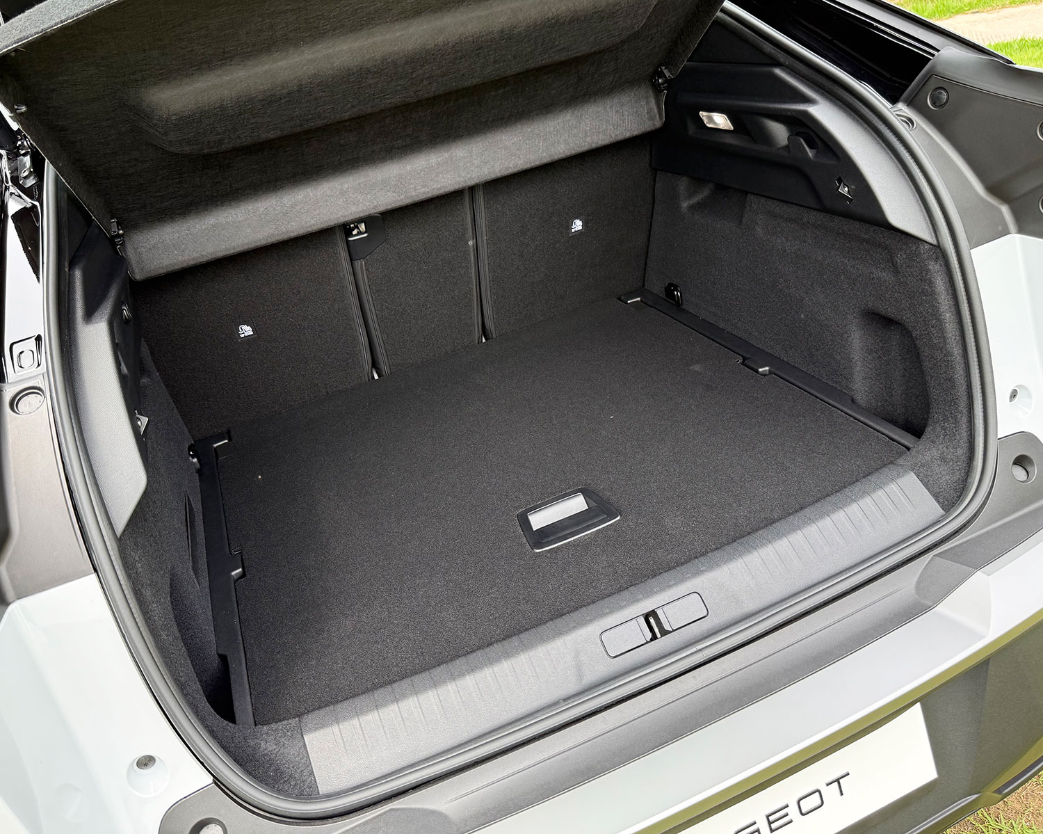 푸조 3008 스마트 하이브리드 / 성열휘 기자