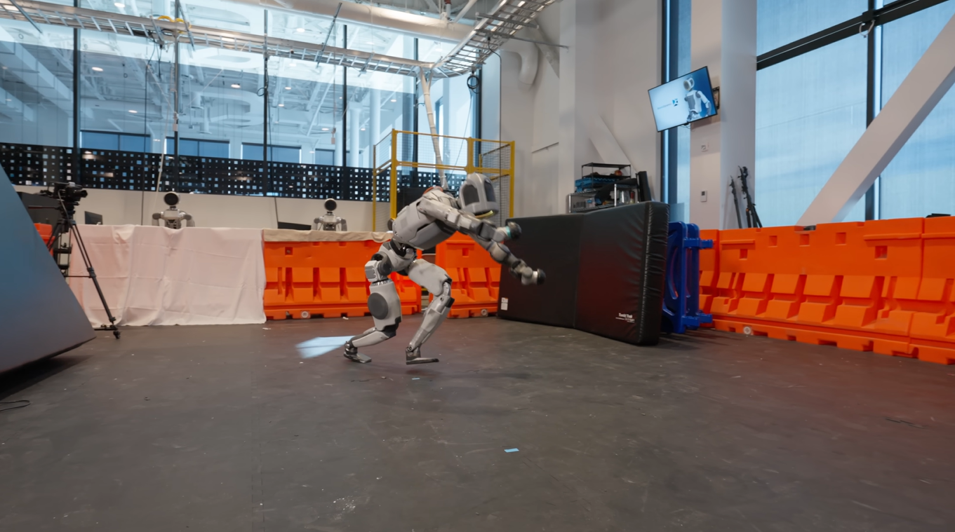 보스턴다이나믹스, 아틀라스가 연속 공중제비를 시작하는 모습 / 현대차그룹 제공