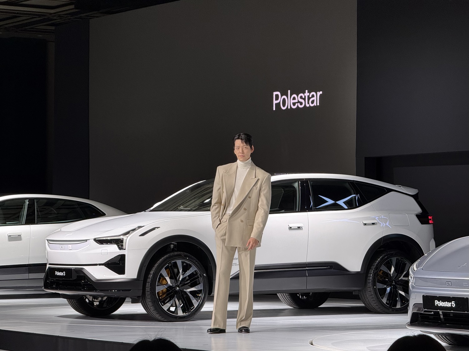 김우빈 배우와 폴스타 3 / 성열휘 기자