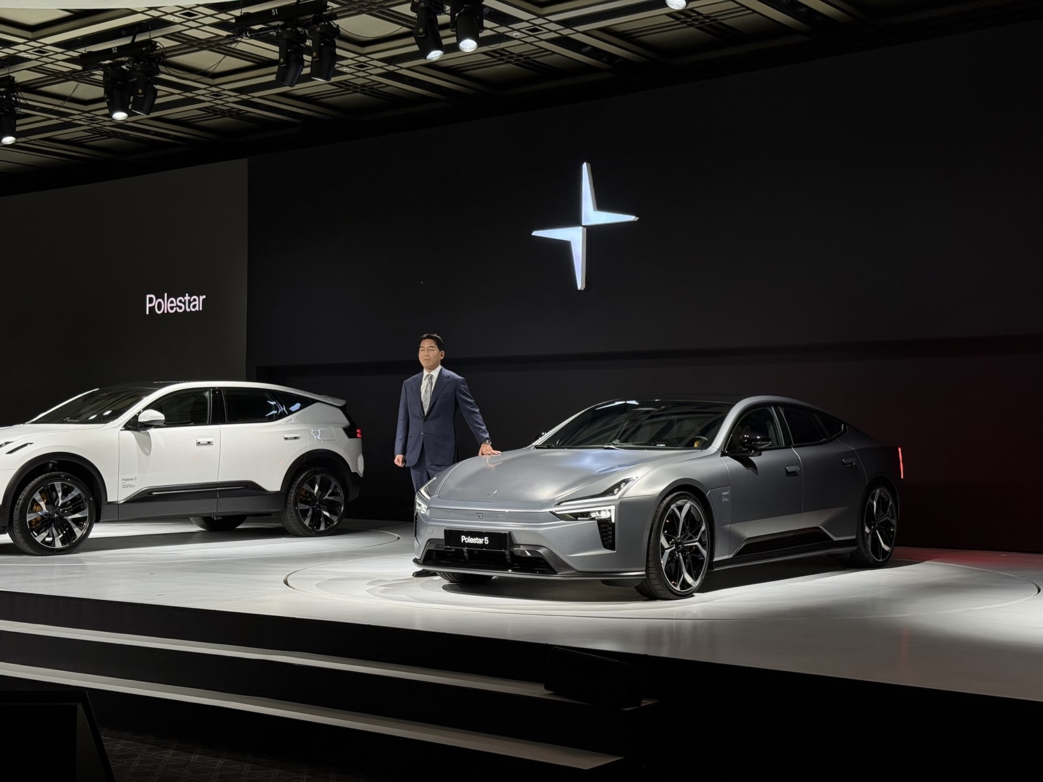 함종성 폴스타코리아 대표와 폴스타 5 / 성열휘 기자