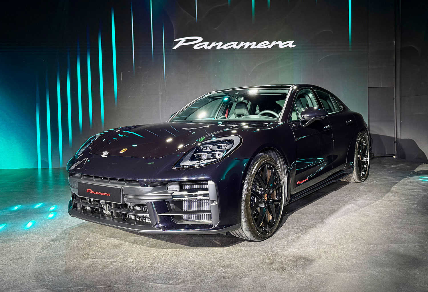 포르쉐 파나메라 레드 익스클루시브 / 성열휘 기자