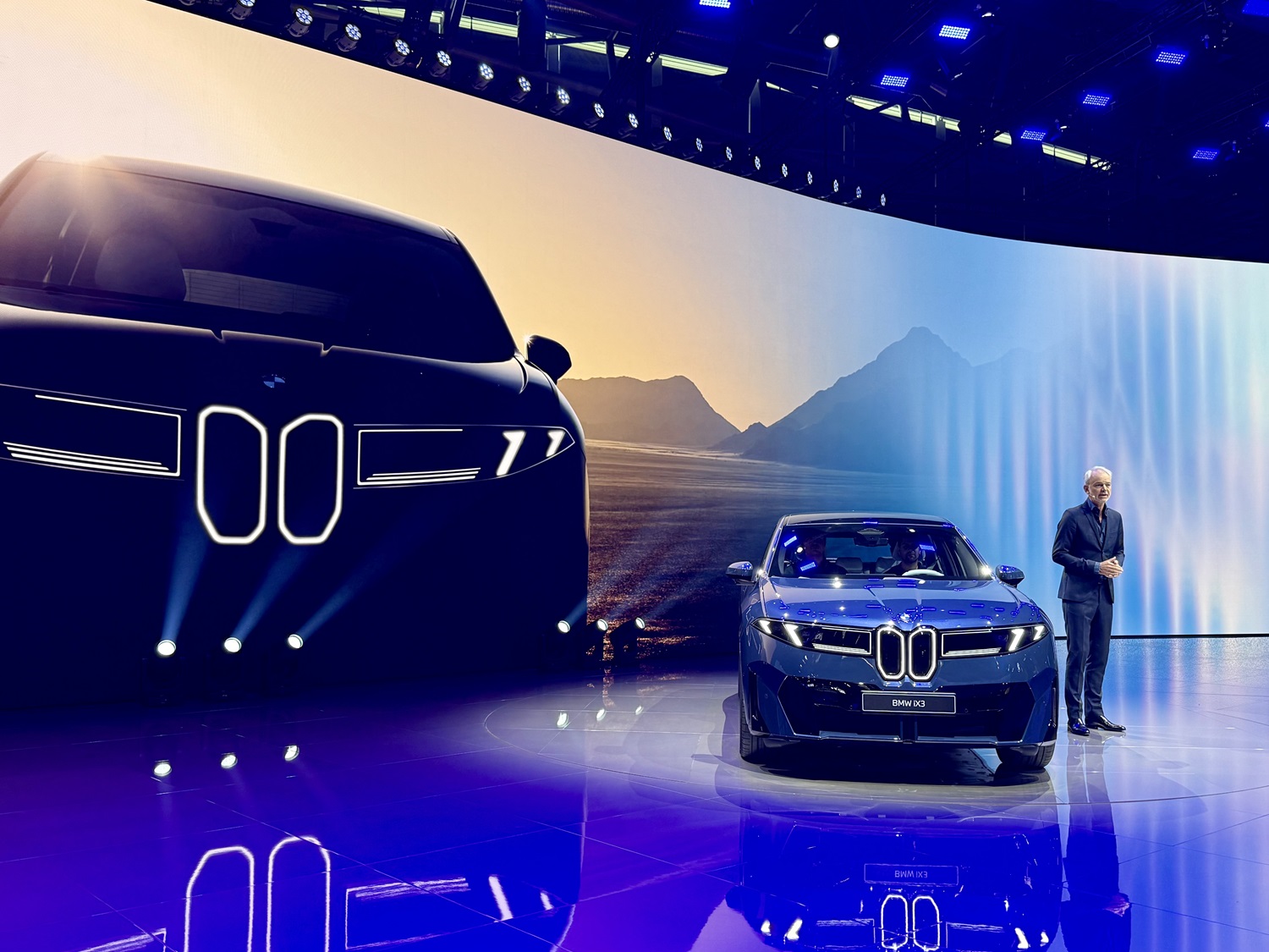 아드리안 반 호이동크 BMW 그룹 디자인 총괄과 더 뉴 iX3 / 성열휘 기자
